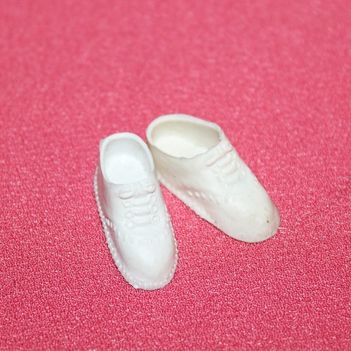 Paire chaussures baskets - /,