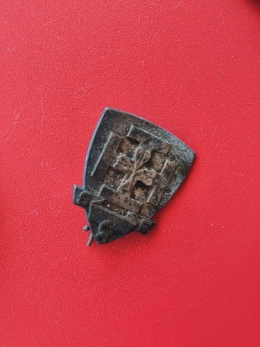 Insigne scout croix trèfle