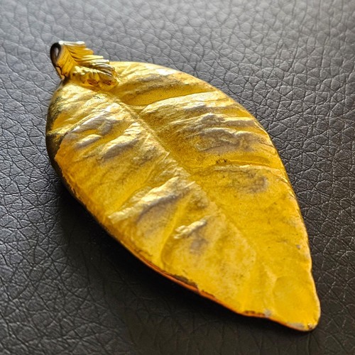 Pendentif feuille ficus très