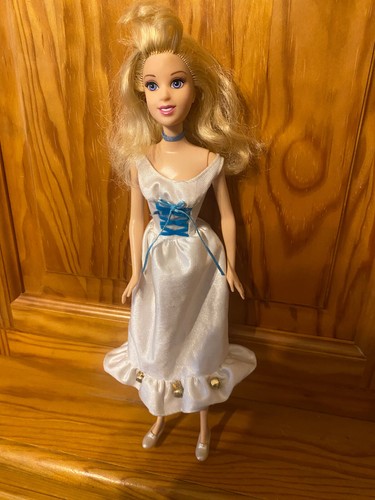 Poupee disney princesse 2005 - disney,