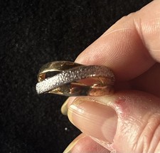 TRÈS JOLIE BAGUE T57 PLAQUE