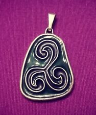 Grand pendentif collier TRISKELL celtique breton argenté émaillé vert bleu foncé