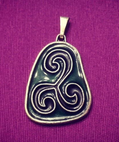 Grand pendentif collier