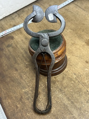Outil ancien old tool pince - outil,