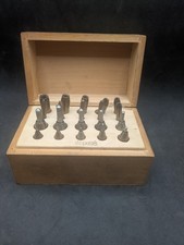 Jeu ancien d’endouilloirs