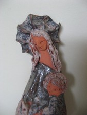 SCULPTURE VIERGE A L'ENFANT -TERRE CUITE SIGNEE LEINNE