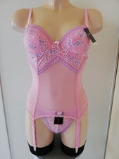 GUEPIERE FEMME AVEC STRING