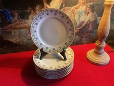 LIMOGES - A. LANTERNIER  - 8 ASSIETTES PLATES 22 CM - DÉCOR AUX BARBEAUX - TBE