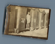 France, Garçon devant sa