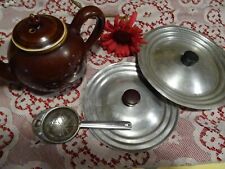  lot théiéres ,bouchons casseroles,passoire +verveine séche infusion  jardin 