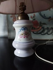 BEAU PIED DE LAMPE PORCELAINE PARIS LOUIS PHILIPPE et abat jour plissé Napoléon 