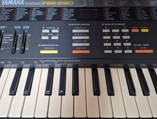 Piano électronique clavier Yamaha PortaSound PSS-290 (1990) - Voice Bank Vintage