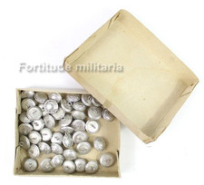 Boite de boutons militaires "
