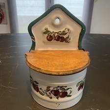 ANCIENNE BOÎTE EN ÉMAILLÉE