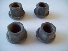 4 ANCIENS ECROUS  EN CUIVRE POUR ANCIENNE VOITURE