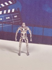 Figurine Peinte De Voiture