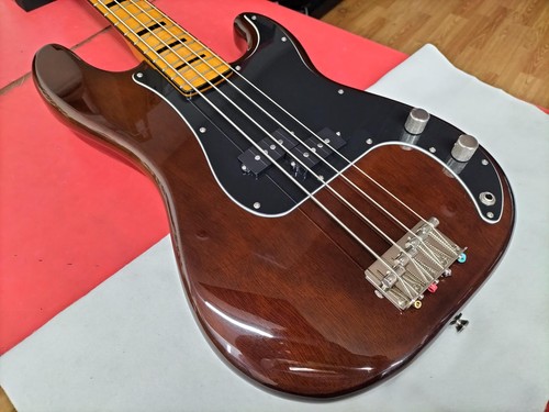 Guitare basse électrique