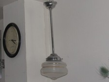 Suspension  plafonnier   abat jour globe en verre satiné filet doré vintage