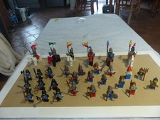 Lego : lot de 29 figurine Chevalier vintage,faucon noir , paysan,Castle ,Château