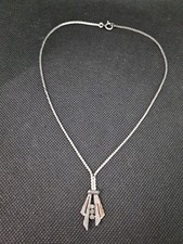 Collier fin ras de cou en