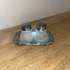 Service Salière Poivrière Mini Sel Poivre De Table En Verre Sur Plateau En Métal