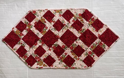 Table top runner quilted - table,