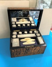 Ancien nécessaire toilette de