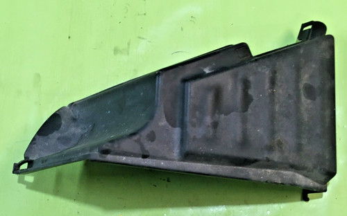 Couvercle boite fusible moteur - couvercle,