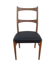 Chaise danoise vintage en teck – assise simili cuir noir (années 60)