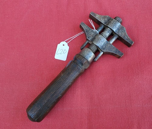 Ancienne clé molette - ancienne,