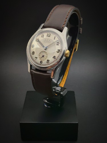 Montre lov mécanique - lov, ancienne
