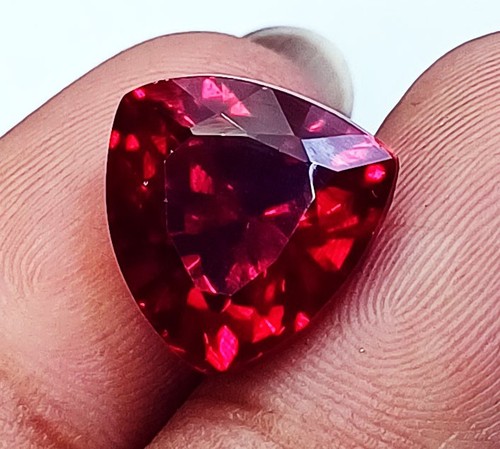 Gemme perle rouge naturelle - gemme,