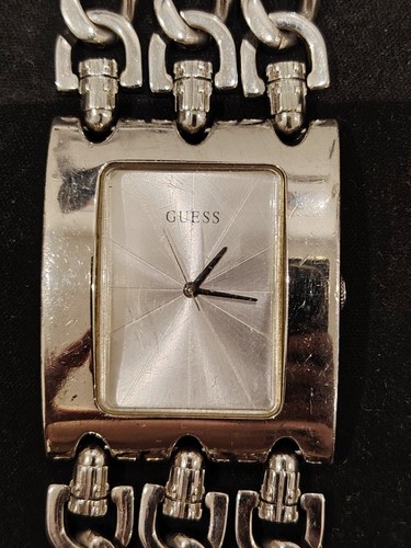Montre guess heavy métal