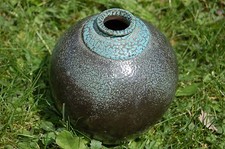 VASE BOULE EN GRES SIGNE C X -