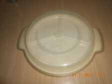 Plat rond à compartiments  ou assiette à gateaux à apéritifs avec couvercle