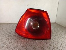 Feu arriere principal gauche