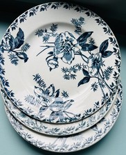 3 Anciennes  assiettes  plates