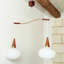SUSPENSION LUSTRE VINTAGE 1960 SCANDINAVE EN TECK LAITON & VERRE 60s