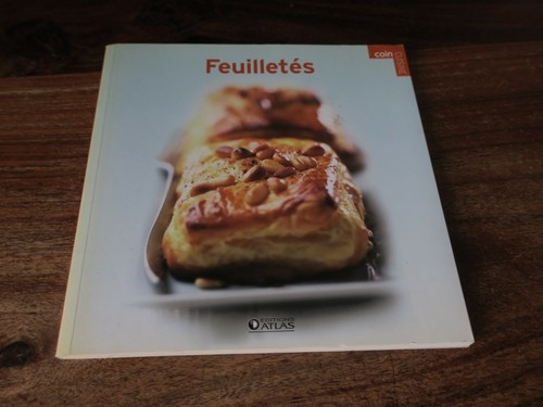 Feuilletes livre coin - feuilletes,