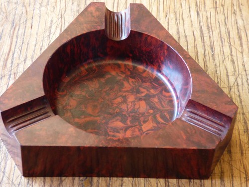 Ancien cendrier triangulaire - cendrier,