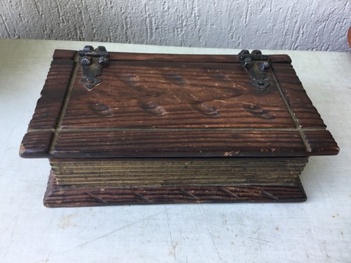 Boite bois vintage forme - en,