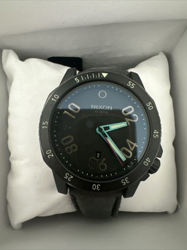 Montre nixon lead the - montre,