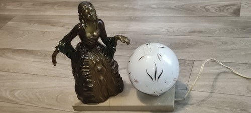 Belle lampe art - déco, laiton