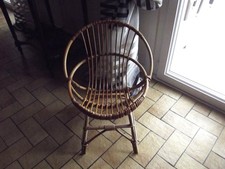 Fauteuil (taille enfant ) vintage en rotin forme coquille