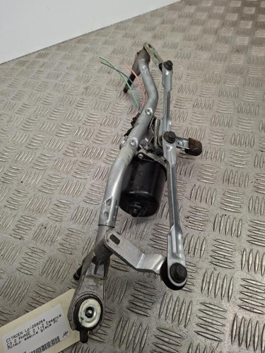 Moteur essuie glace avant