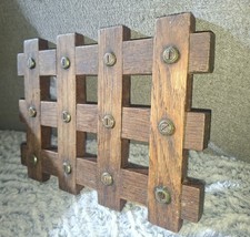 Sous-plat Brutaliste en Bois