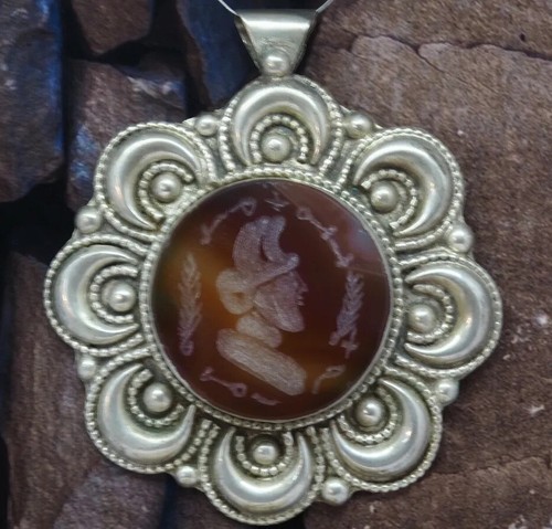 Joli pendentif vintage - , en