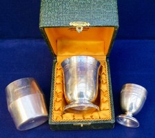 2 TIMBALES et 1 COQUETIER