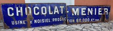 Superbe ancienne plaque émaillée Chocolat Menier Usine de Noisiel bandeau de 5 m