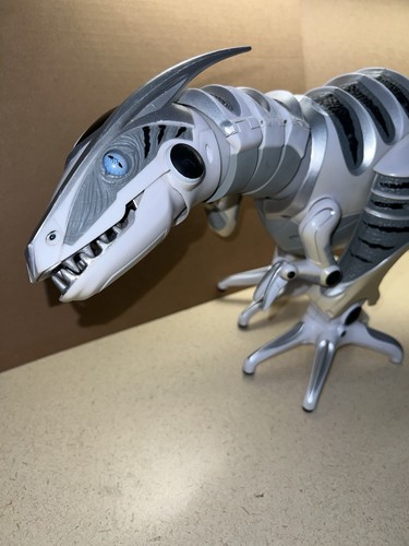 Wowwee roboraptor dinosaur - wowwee,